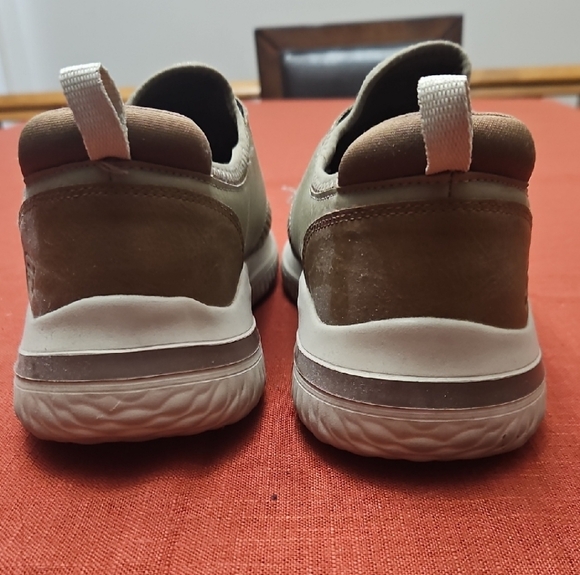 Skechers Men's Beige Sneakers - Picture 5 of 8